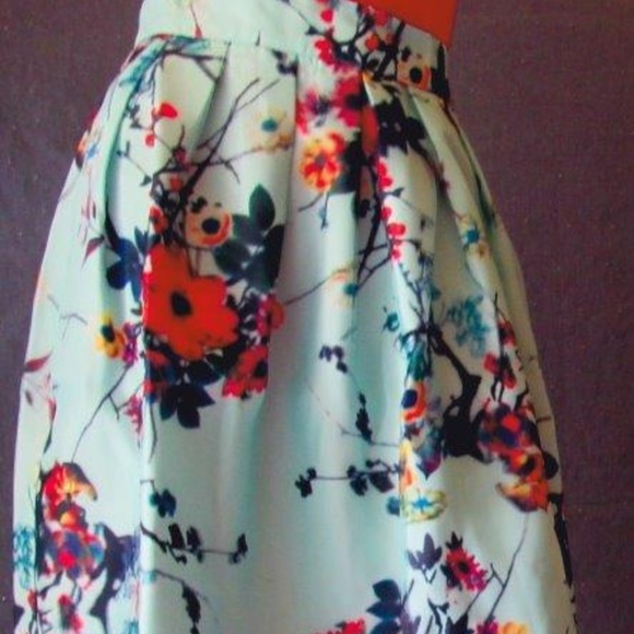 Printed Midi A-Line skirt with belt - Picture 3 of 4